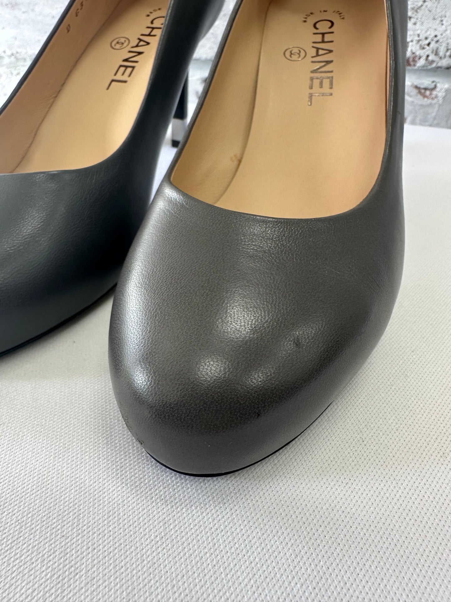 Chanel lambskin Pumps