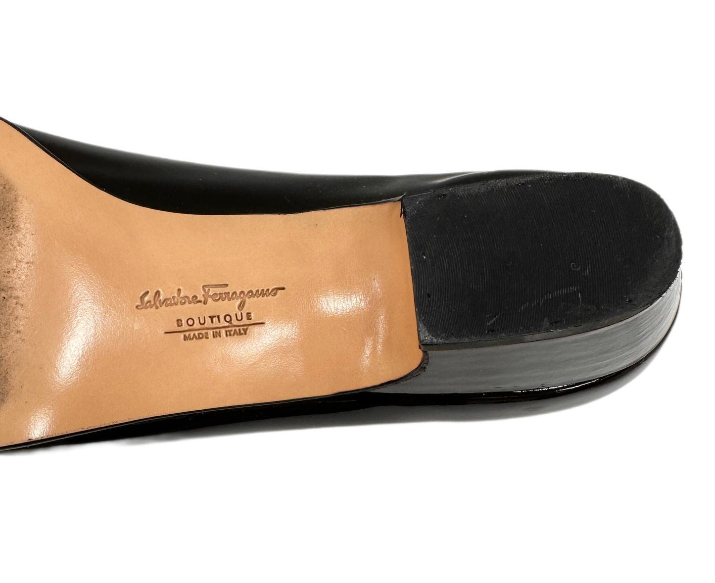 SALVATORE FERRAGAMO Black Patent Pump Size 9