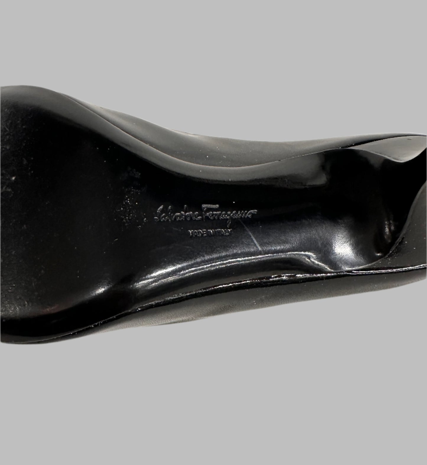 FERRAGAMO Peep Toe Pump
