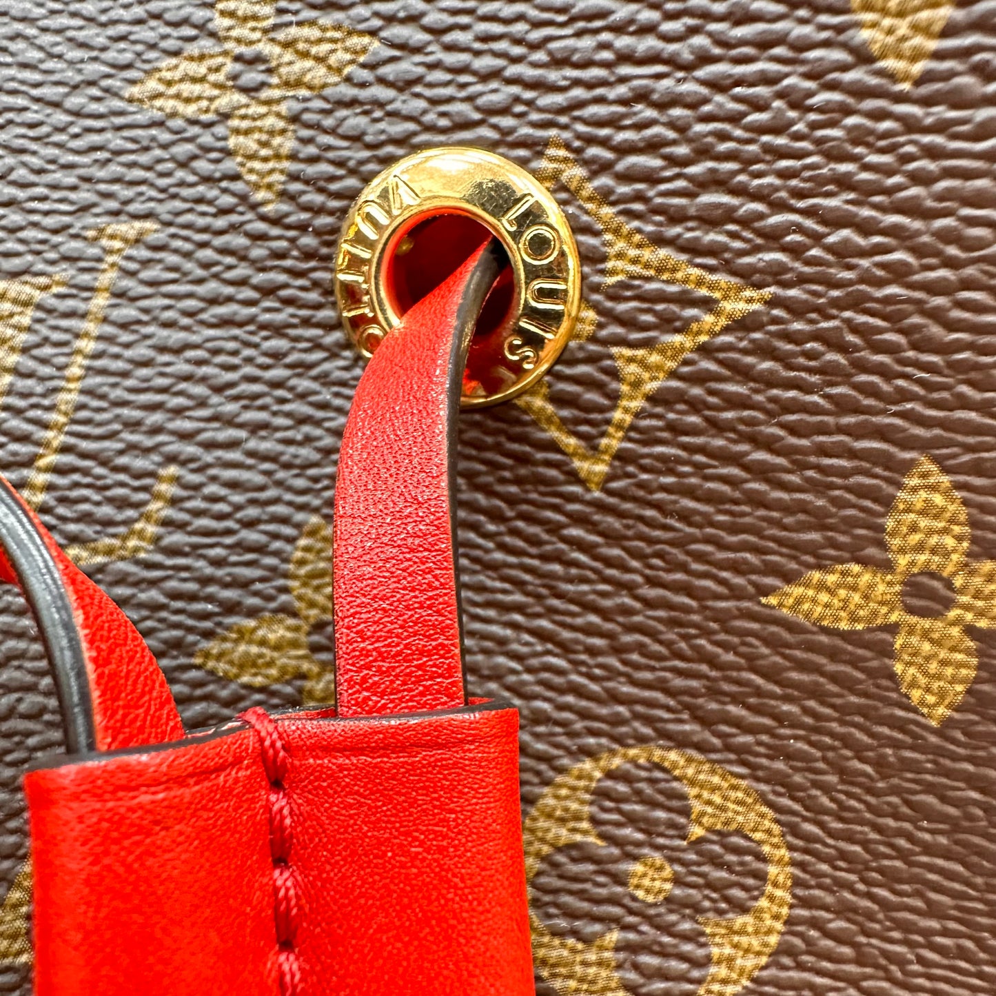 LOUIS VUITTON NeoNoe Monogram MM Bucket Bag