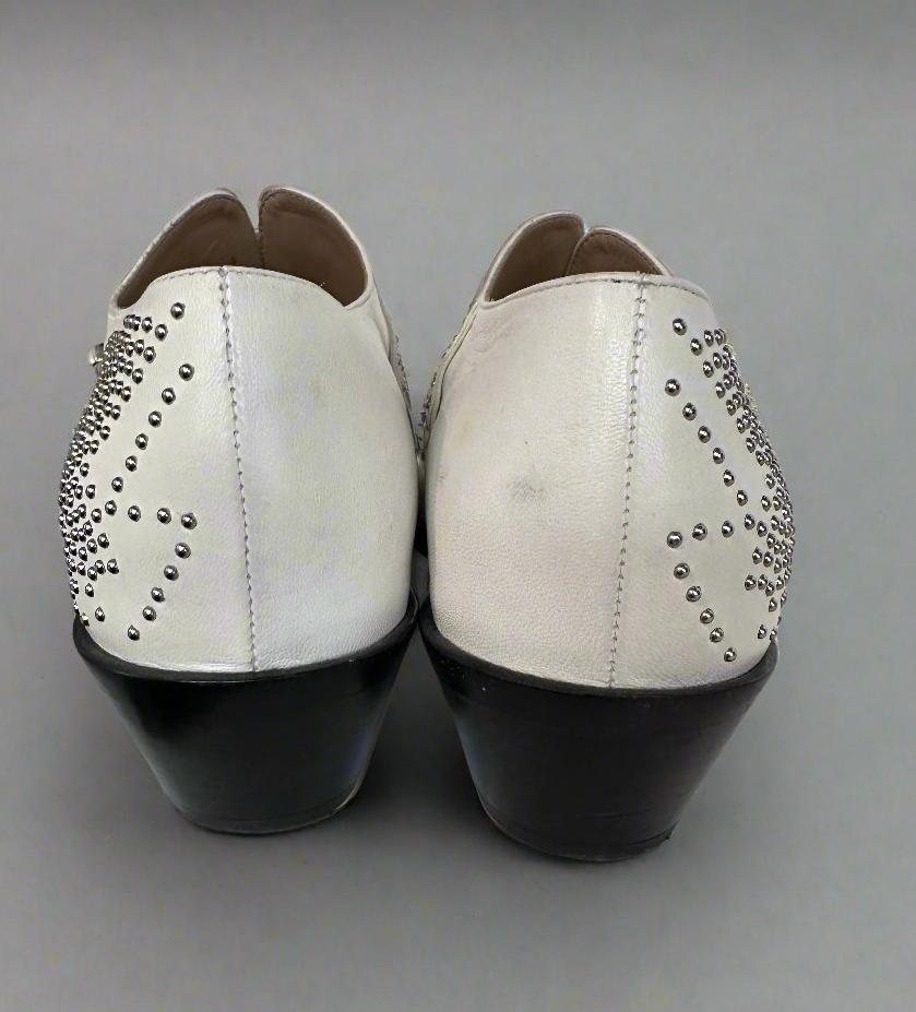CHLOE Studded Shoe