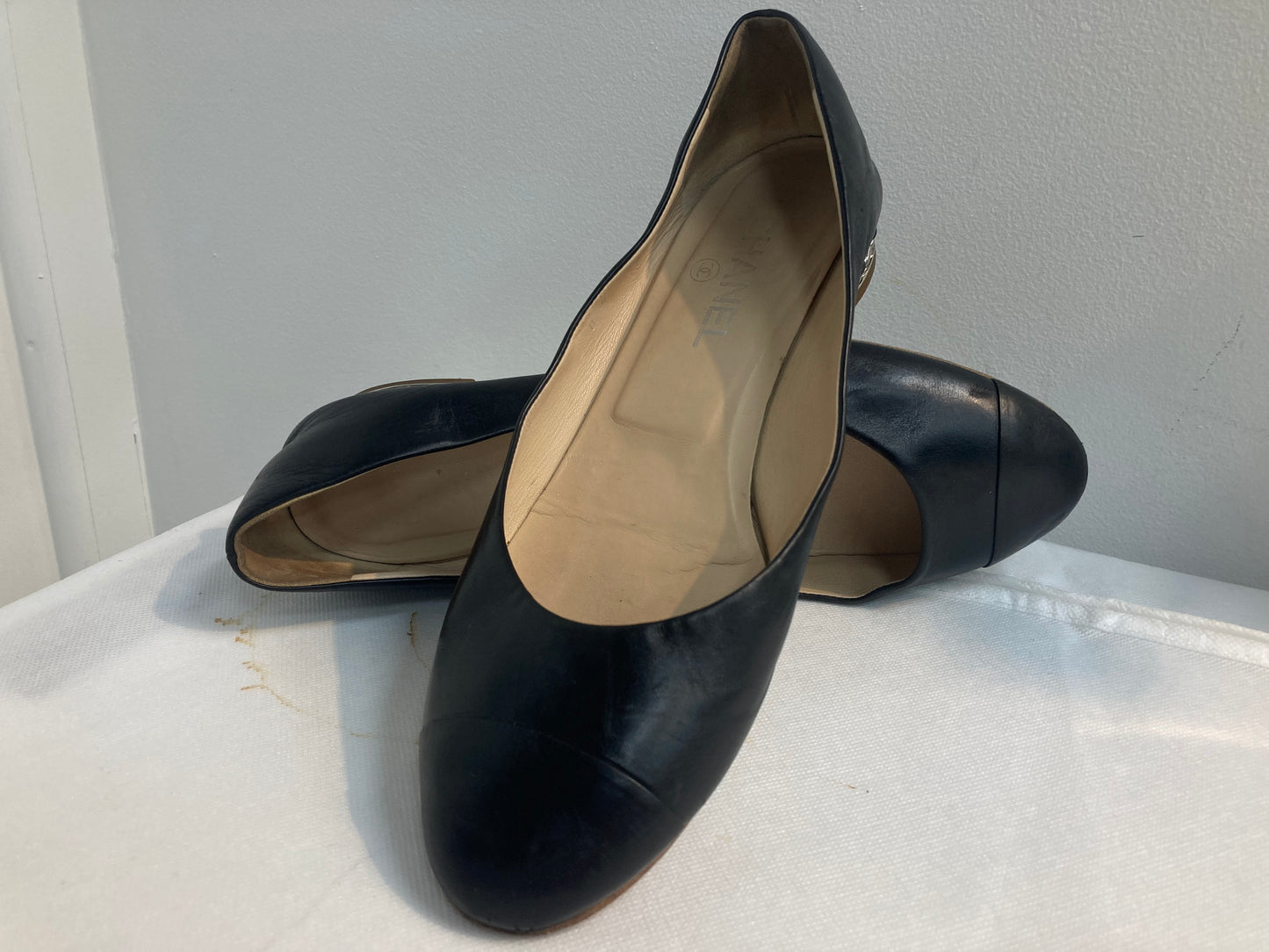 CHANEL Flats