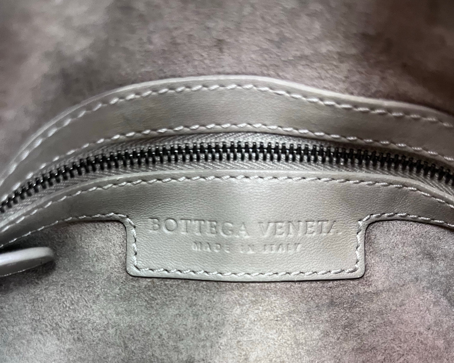 BOTTEGA VENETA Napa Intrecciato Medium Veneta Hobo Taupe