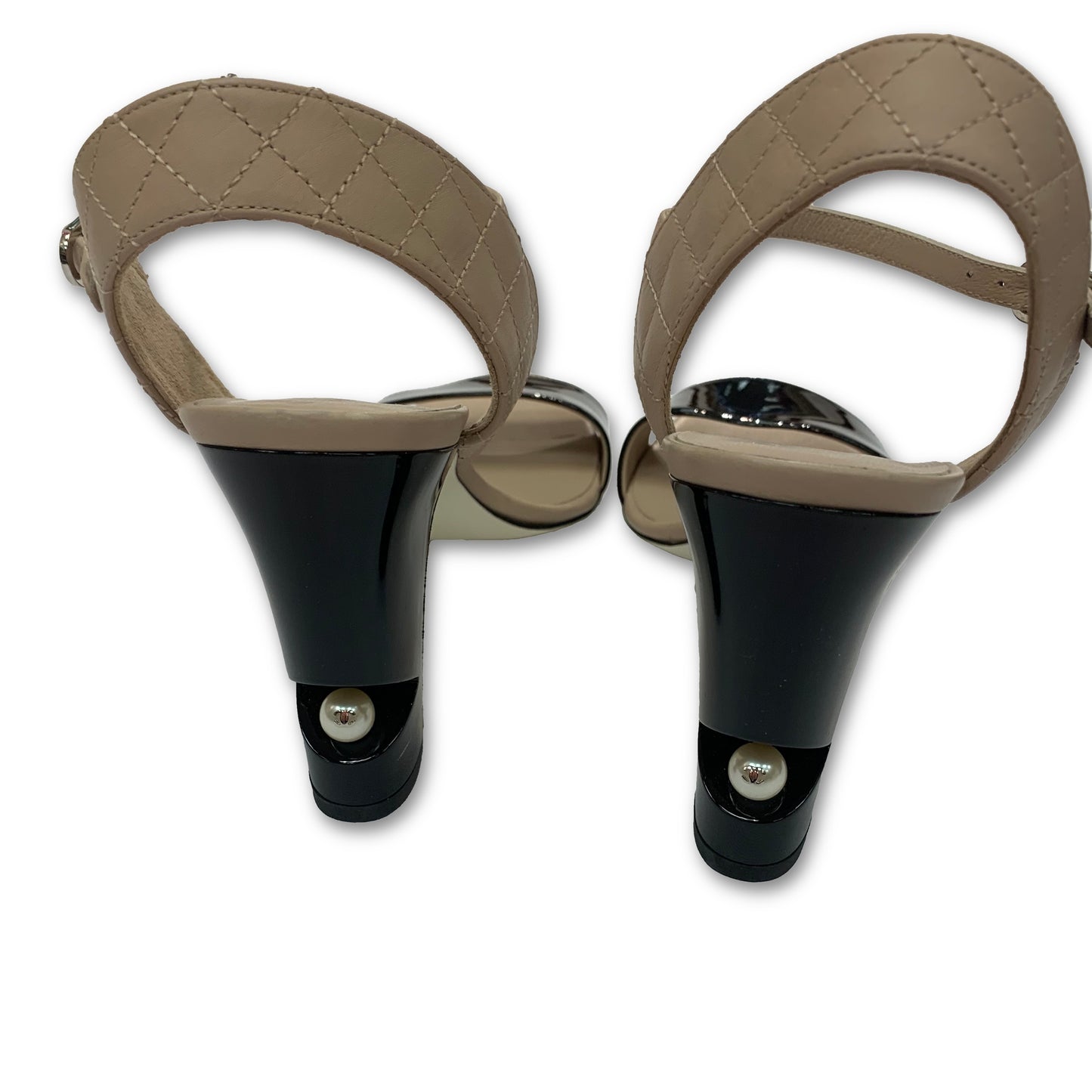 CHANEL Patent Leather Sandal With Pearl Size 37