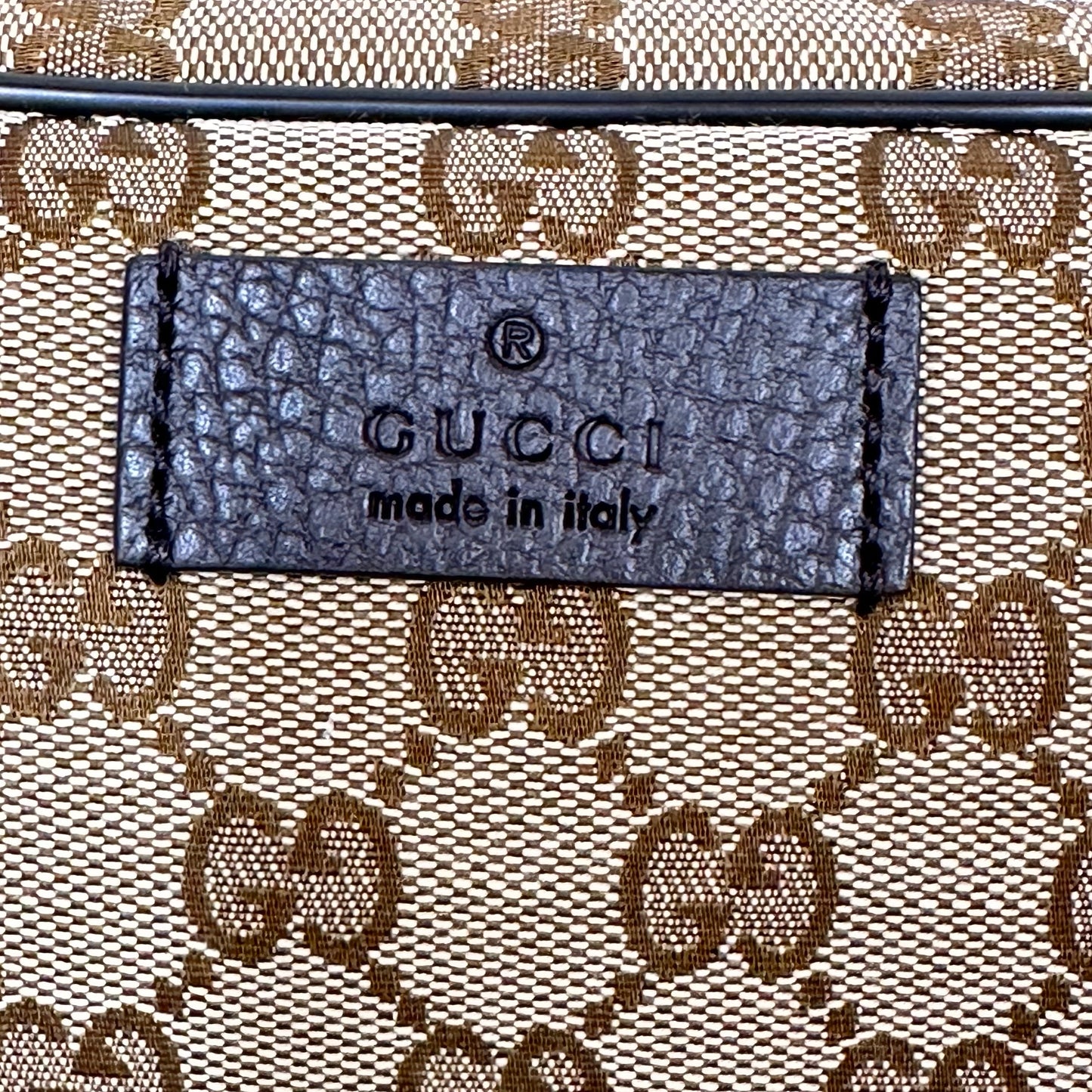 GUCCI Belt Bag GG Supreme Small