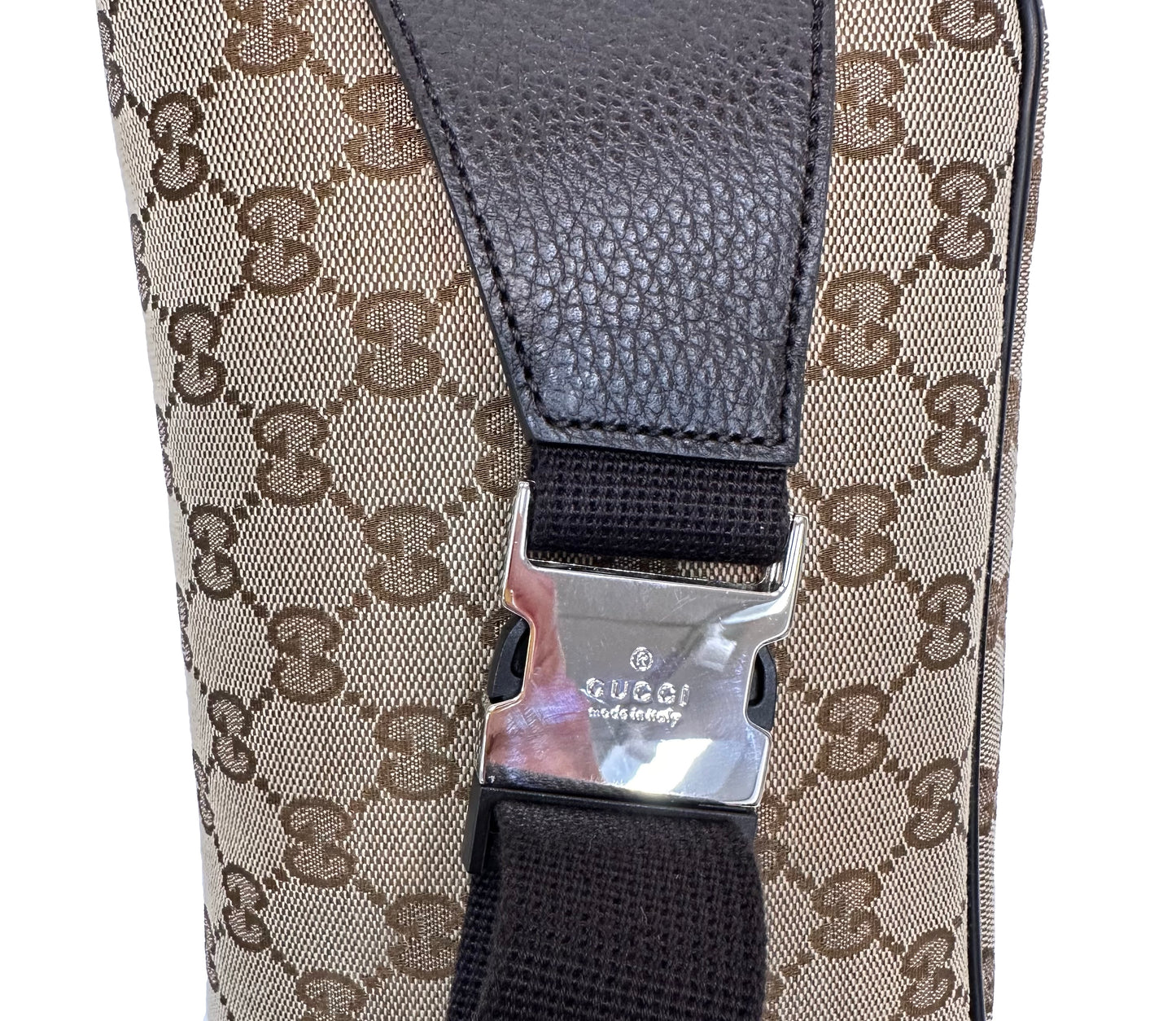 GUCCI Belt Bag GG Supreme Small