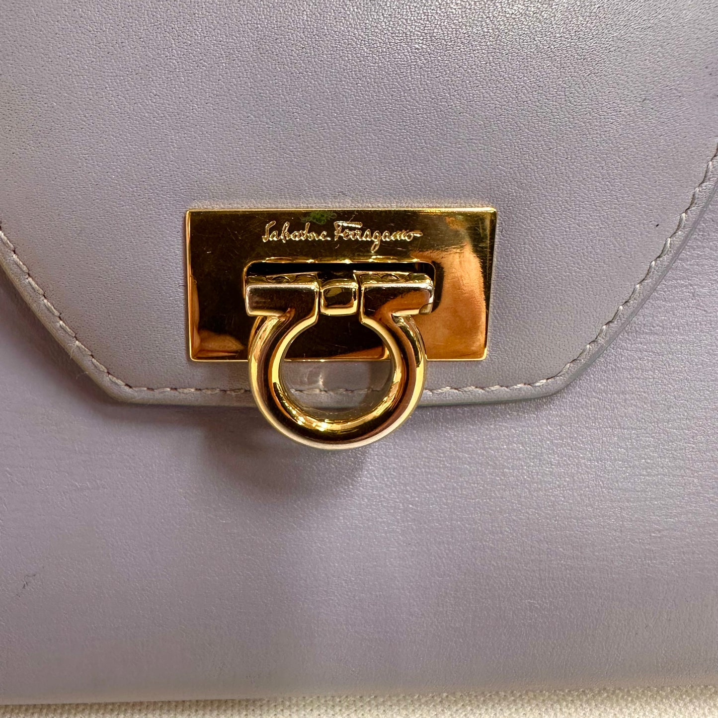 SALVATORE FERRAGAMO Continental Wallet Lilac