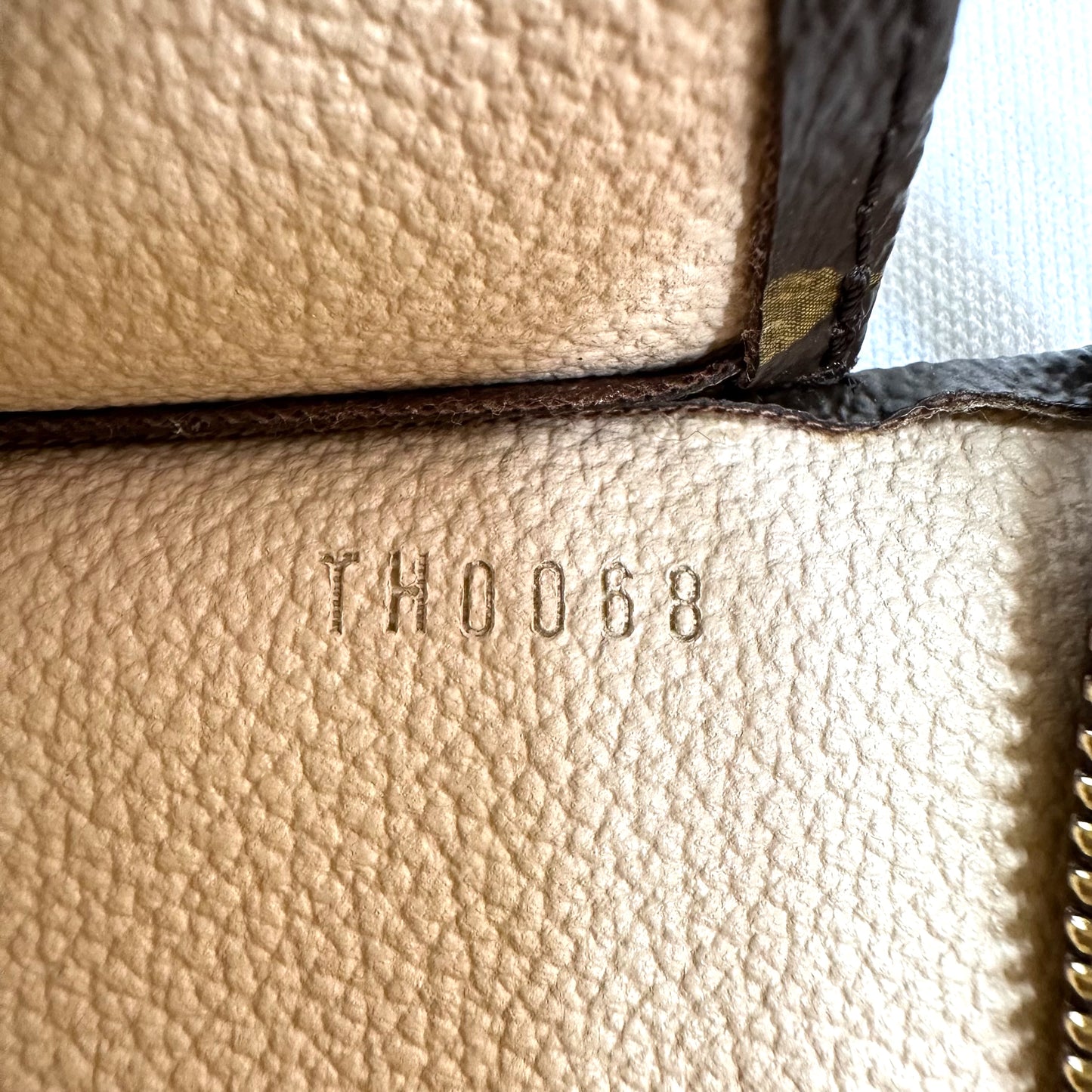 LOUIS VUITTON Monogram 26 Toiletry Bag Brown