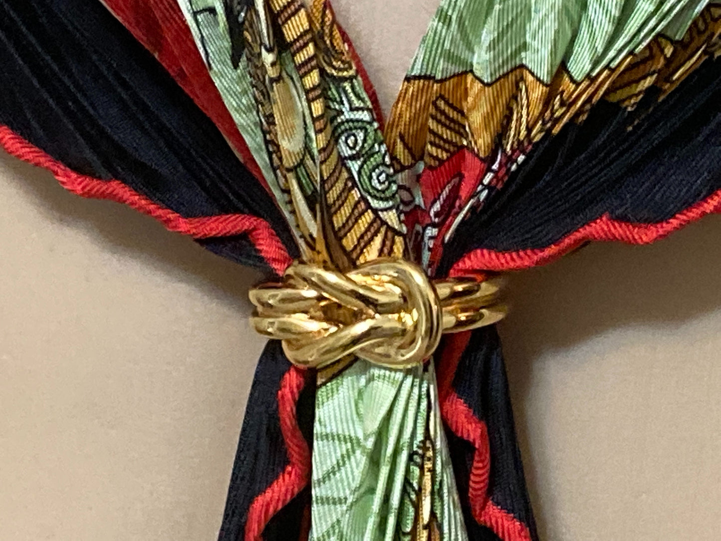HERMES 100% Silk Plisse Scarf Red & Green