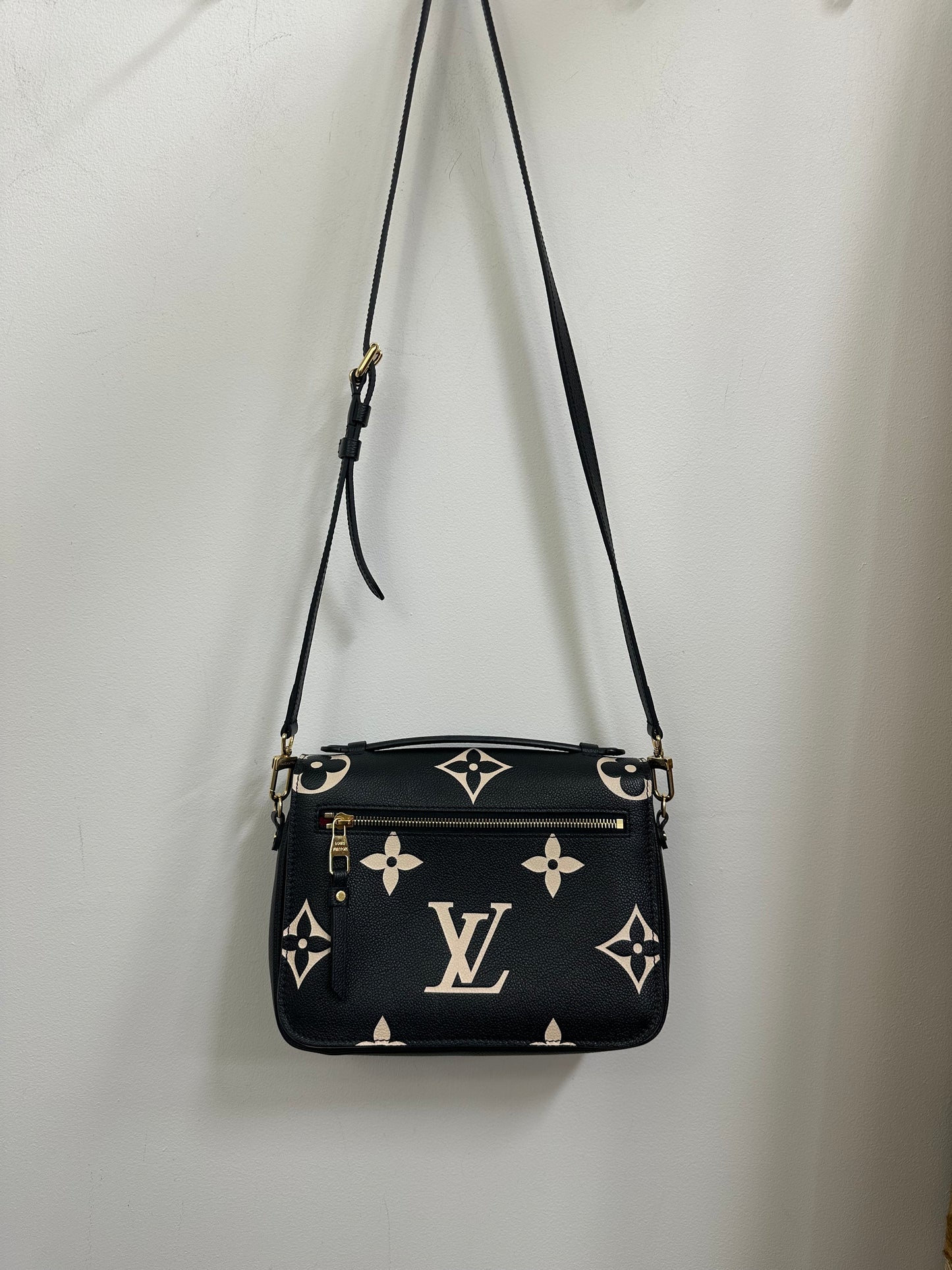 Louis Vuitton Pochette Metis