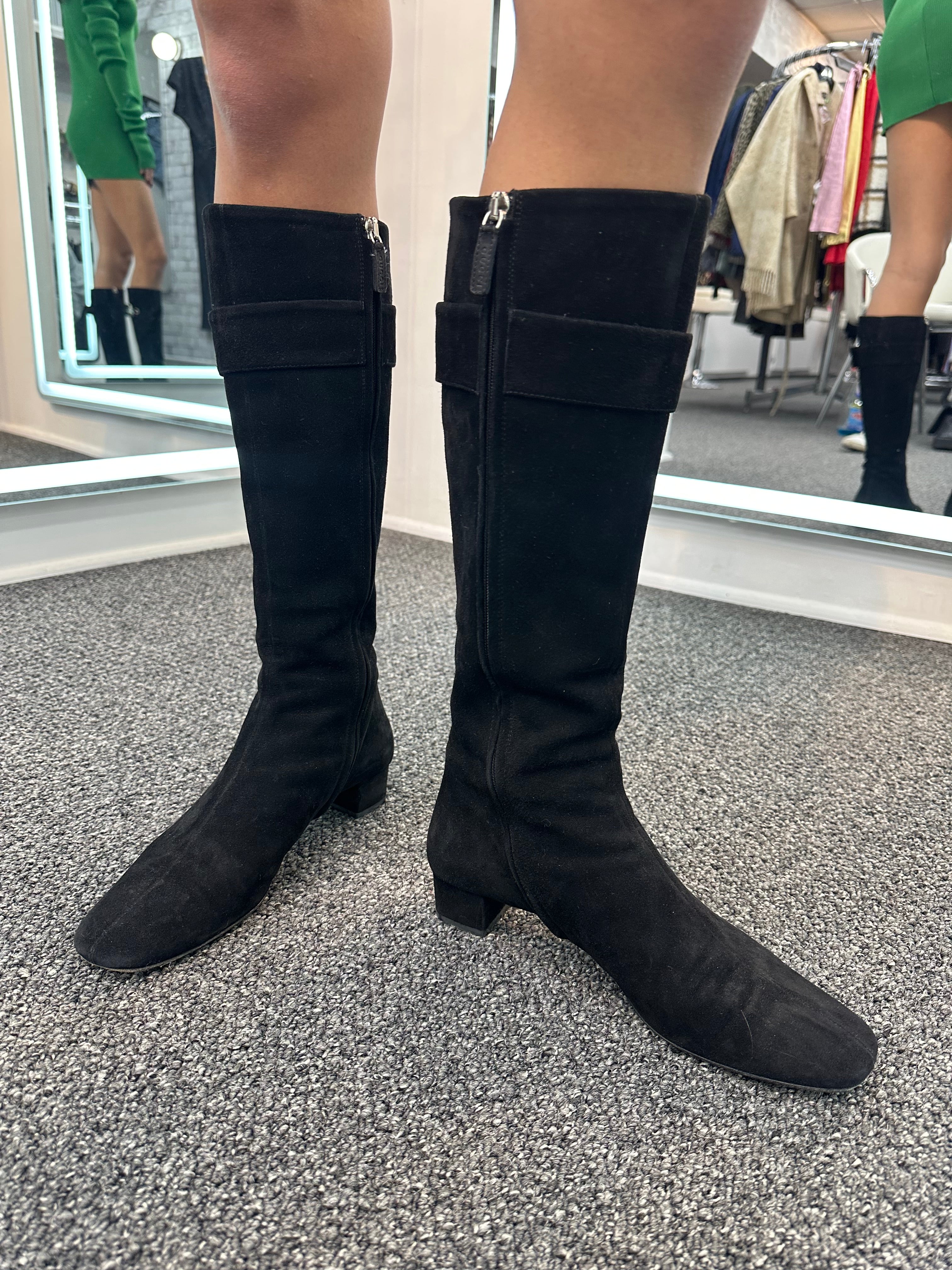 Gucci Boots – Past & Present Boutique
