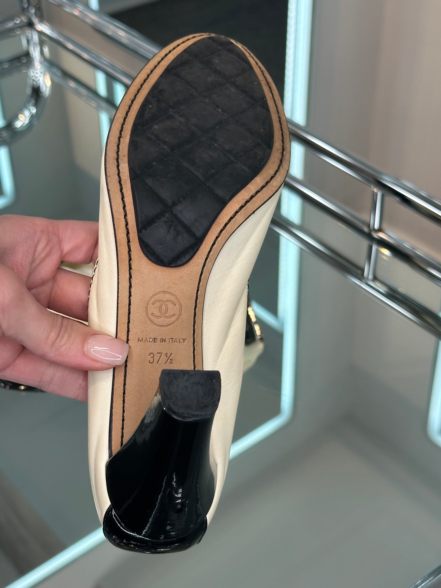 Chanel Pumps
