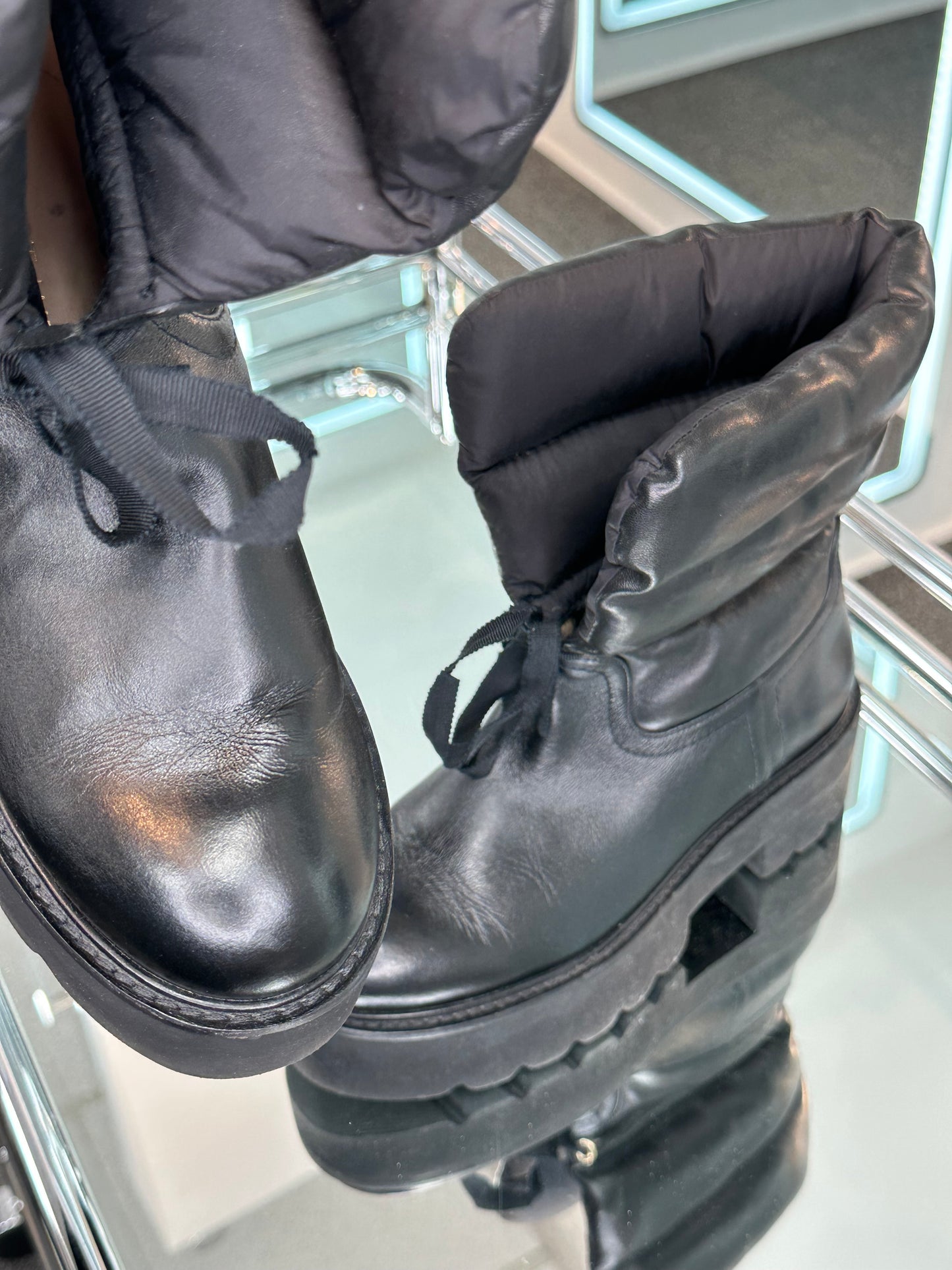 Stuart Weitzman padded Boot