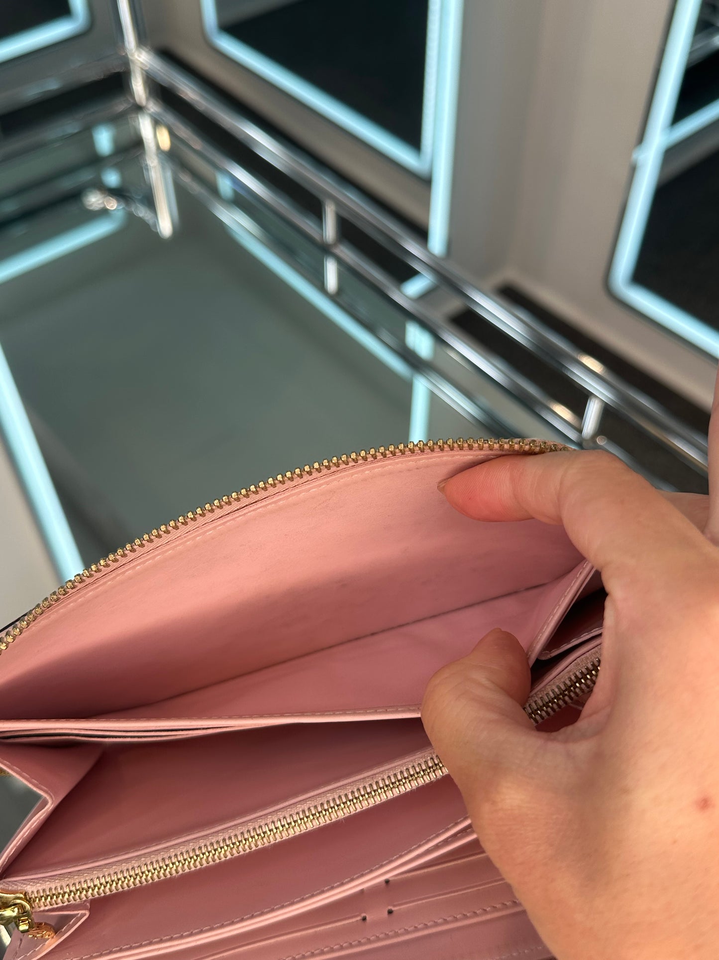 Louis Vuitton Zippy Wallet