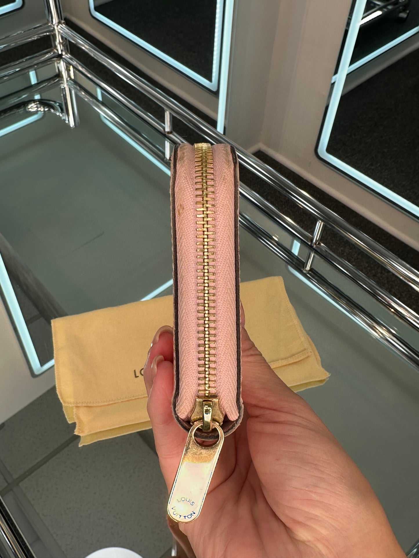 Louis Vuitton Zippy Wallet