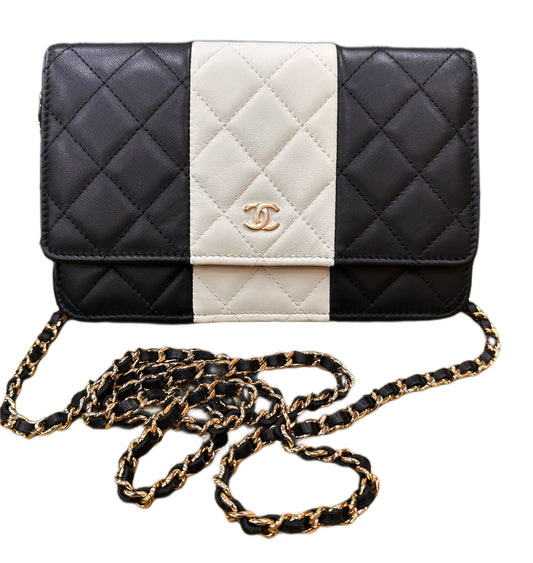 CHANEL Wallet on a Chain Quilted Black & White
