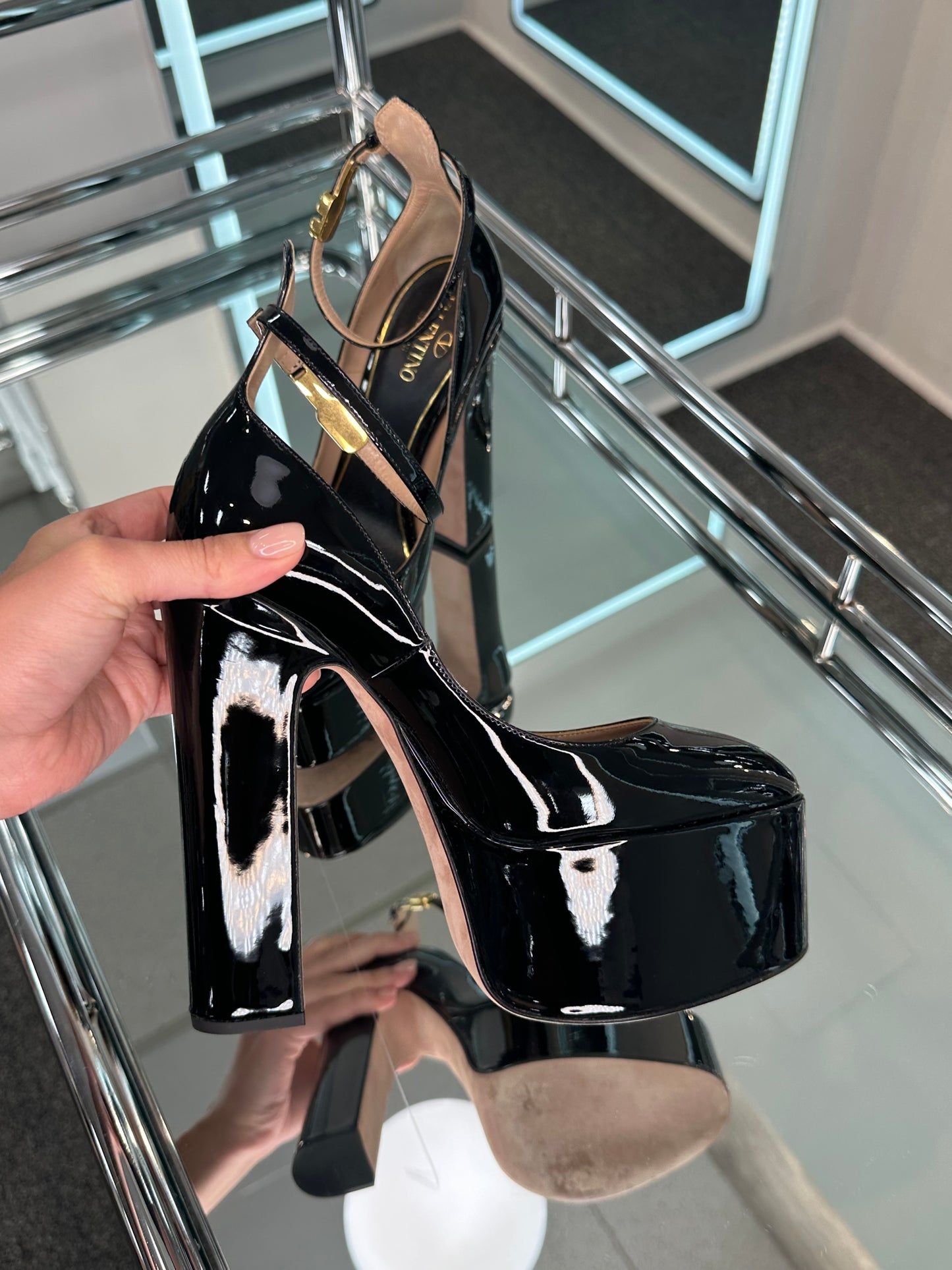 Valentino Garavani Tan-Go Platform Pump