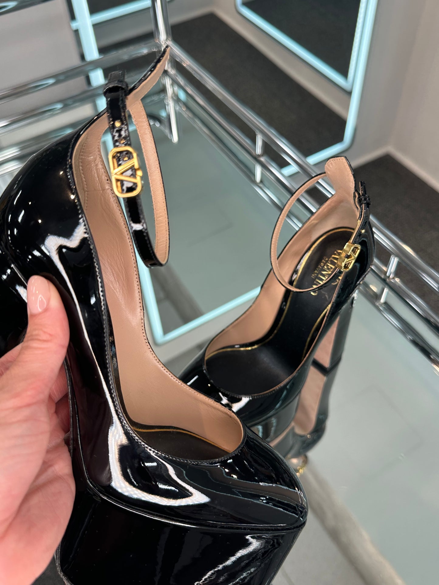 Valentino Garavani Tan-Go Platform Pump