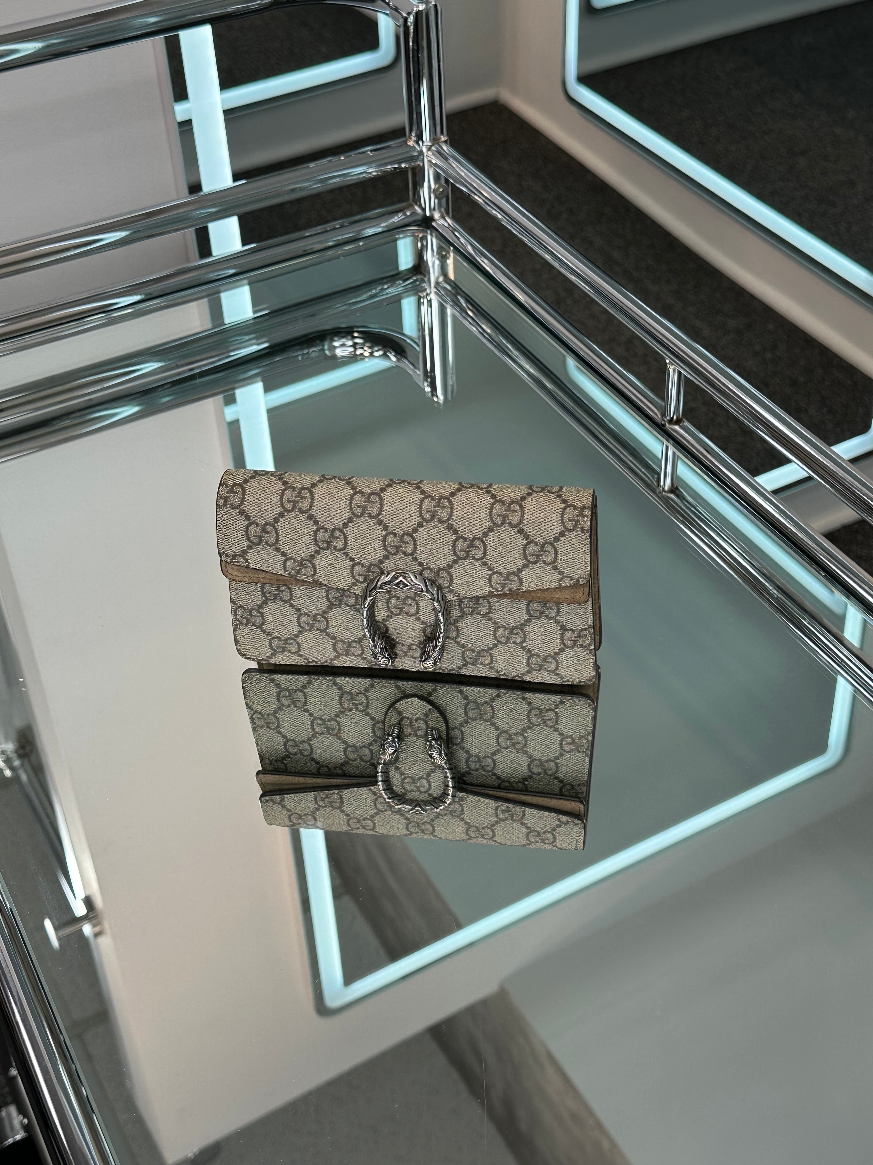 Gucci Crossbody – Past & Present Boutique