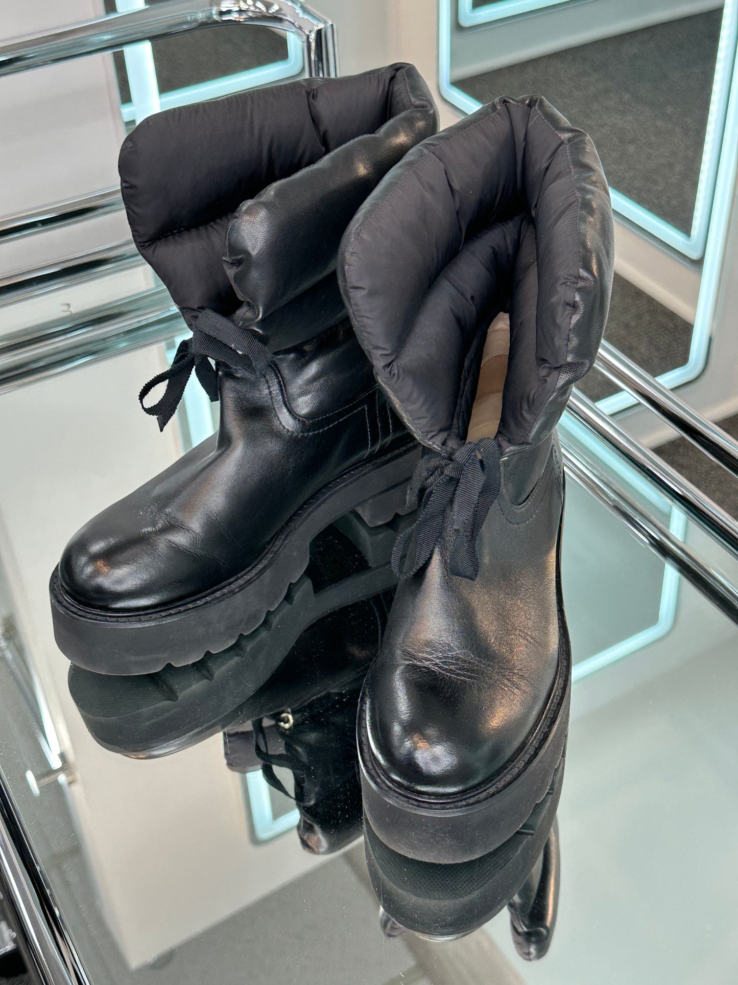 Stuart Weitzman padded Boot