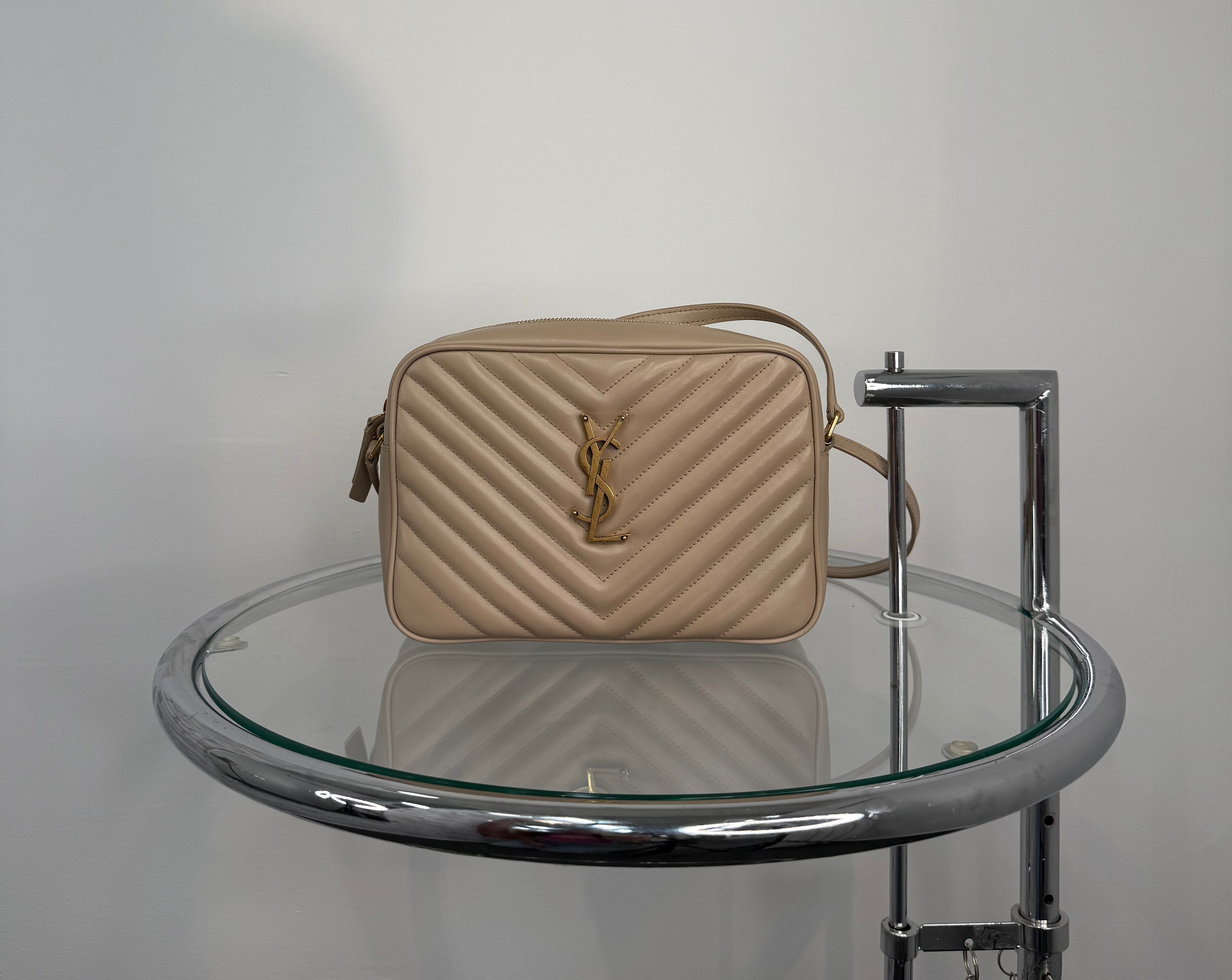 Saint Laurent正規品/送料関税込み Lou Cross Bag SAINT LAURENT Calfskin Y Quilted Monogram Monochrome Toy