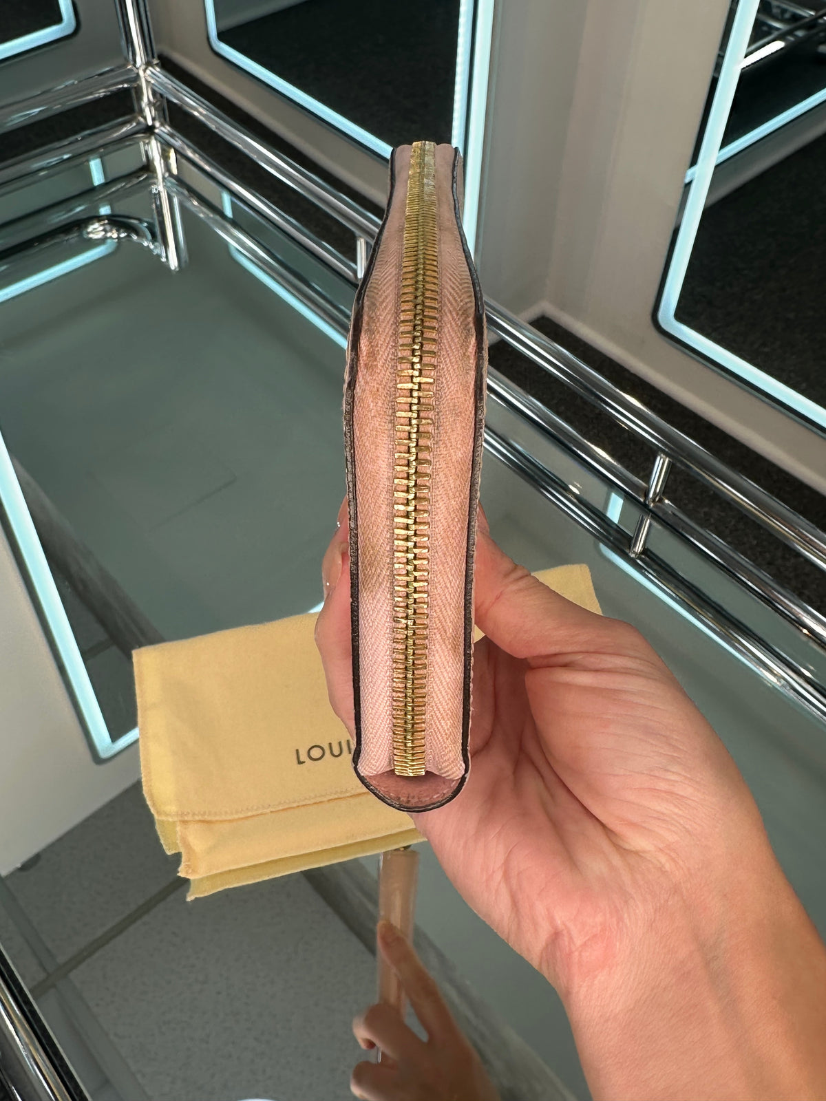 Louis Vuitton Zippy Wallet
