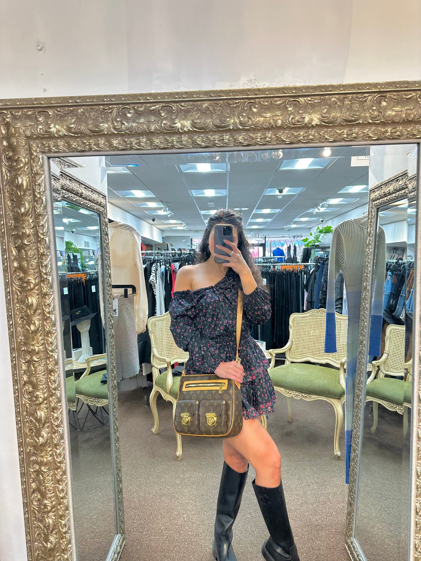 LOUIS VUITTON Monogram Hudson GM