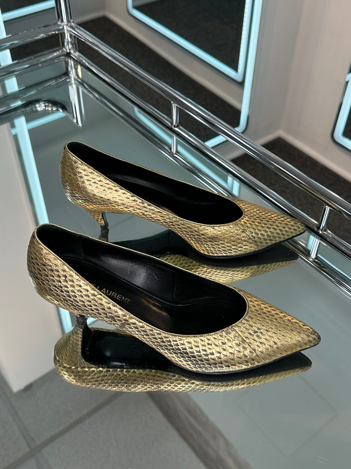 Saint Laurent Pump