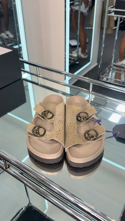 Needless Sandal