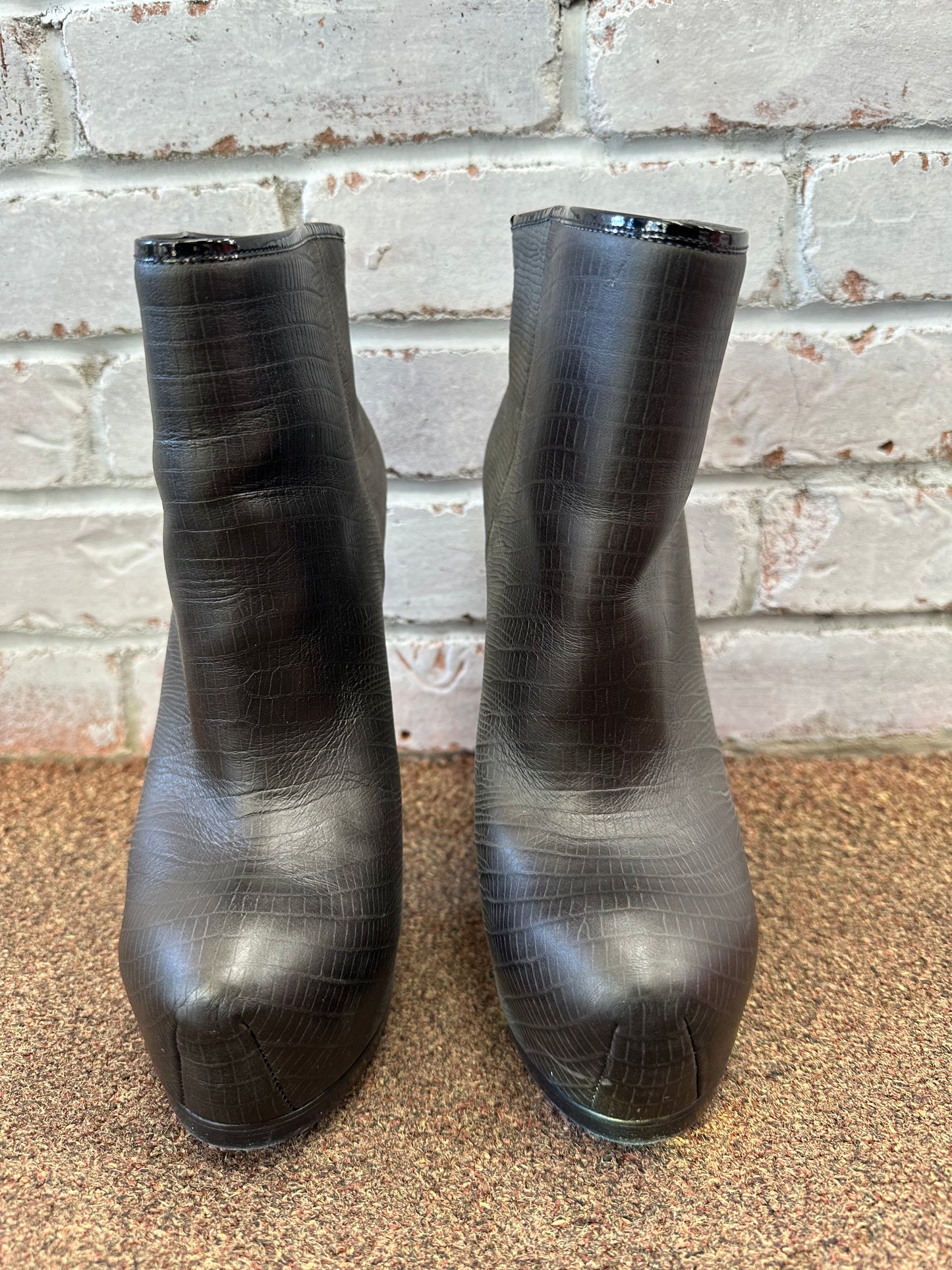 SAINT LAURENT Booties