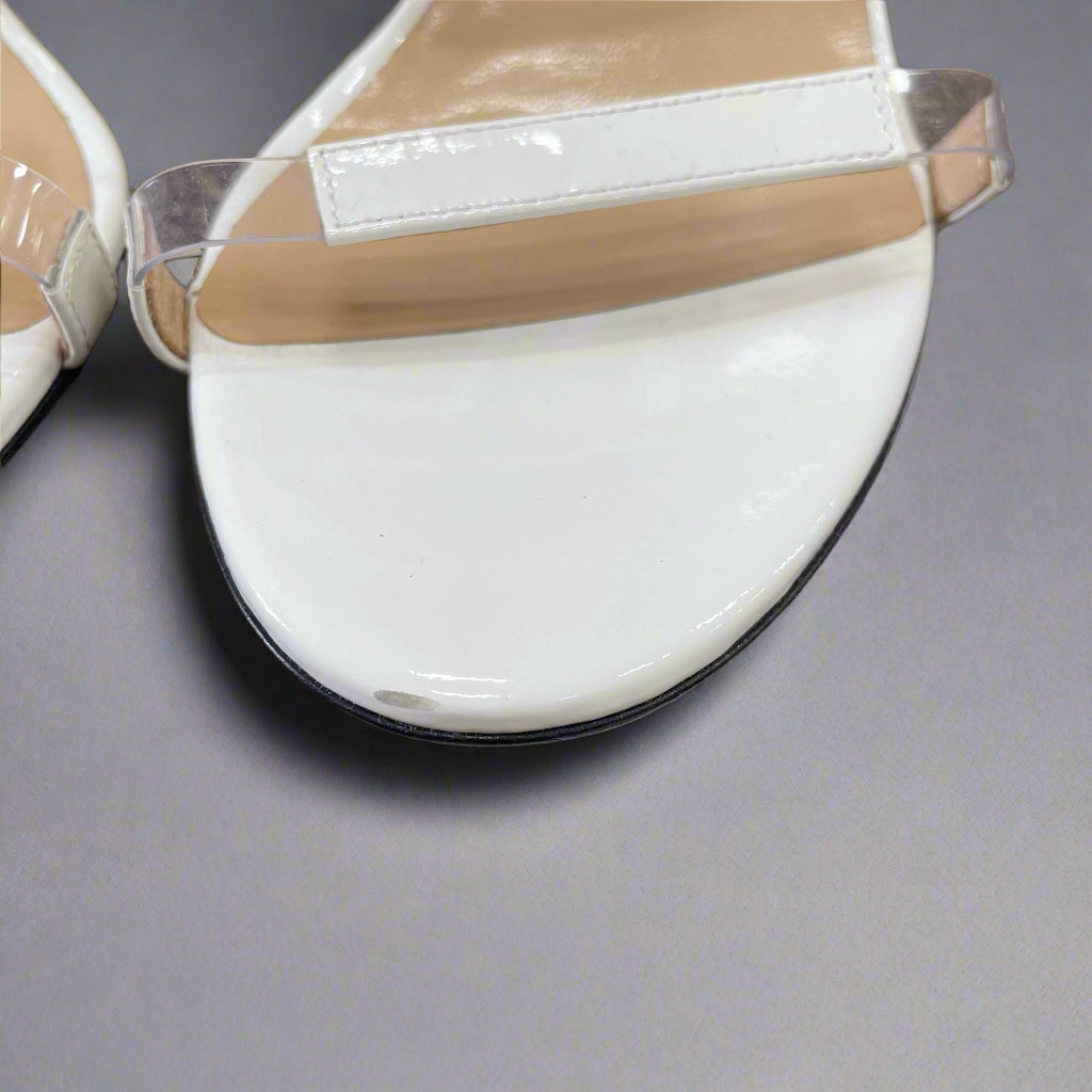 Tamara Mellon pump