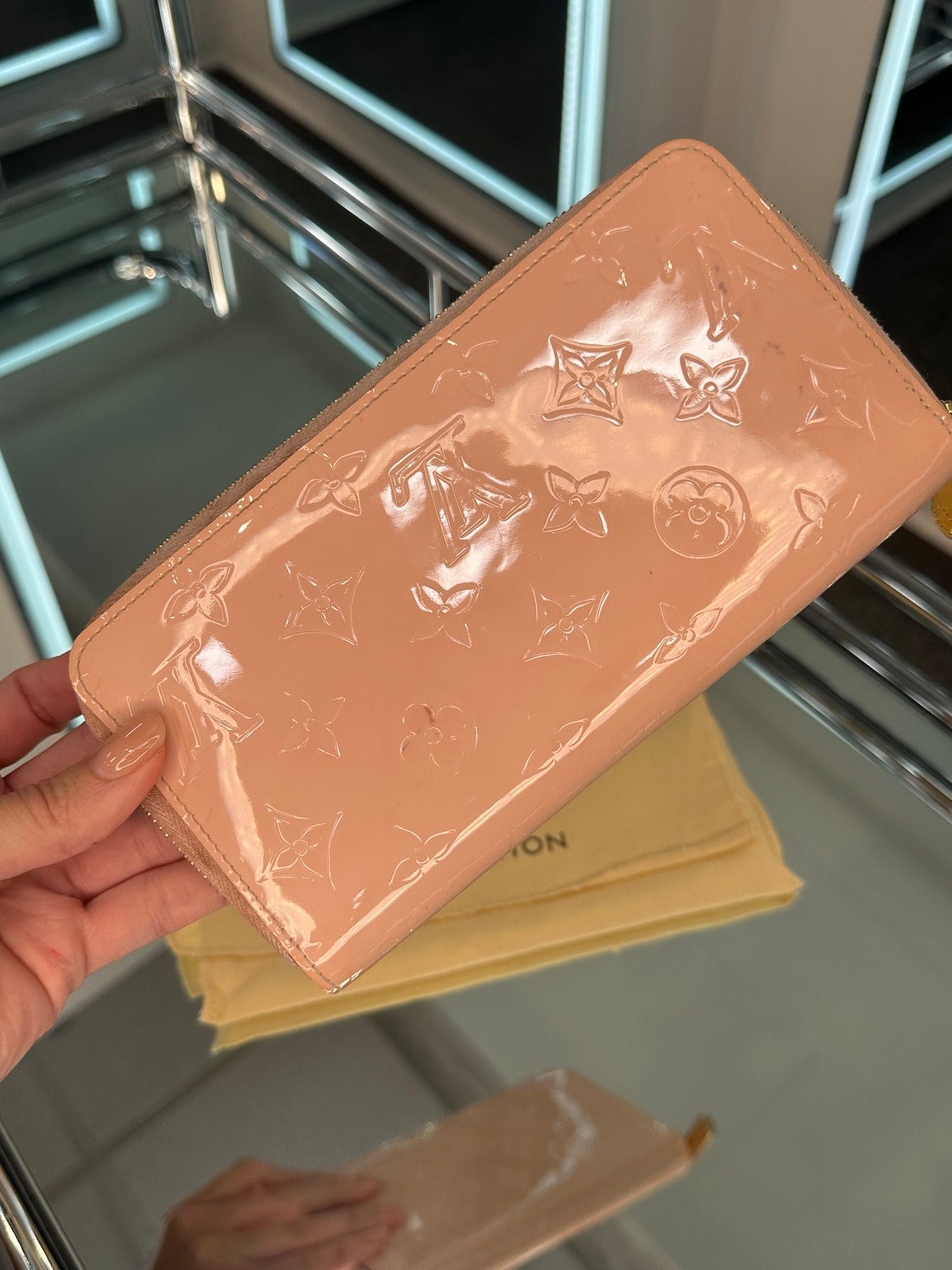 Louis Vuitton Zippy Wallet