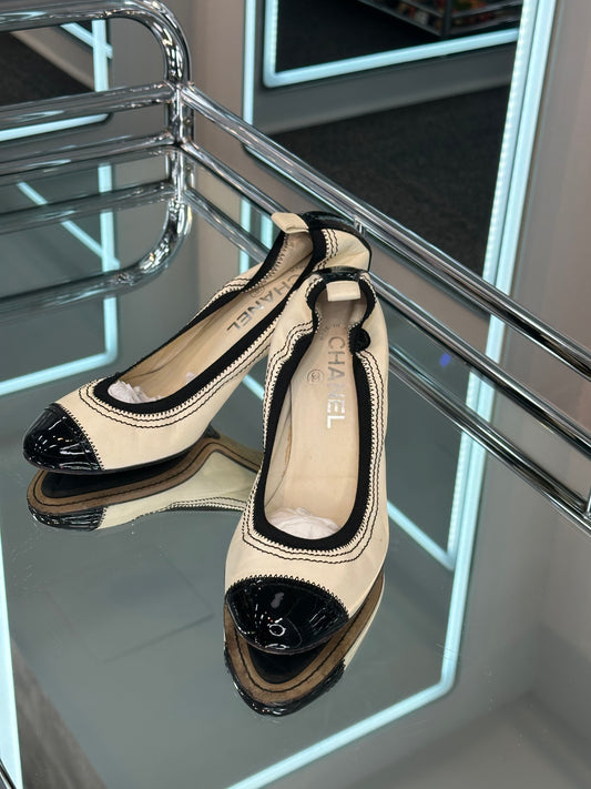 Chanel Pumps