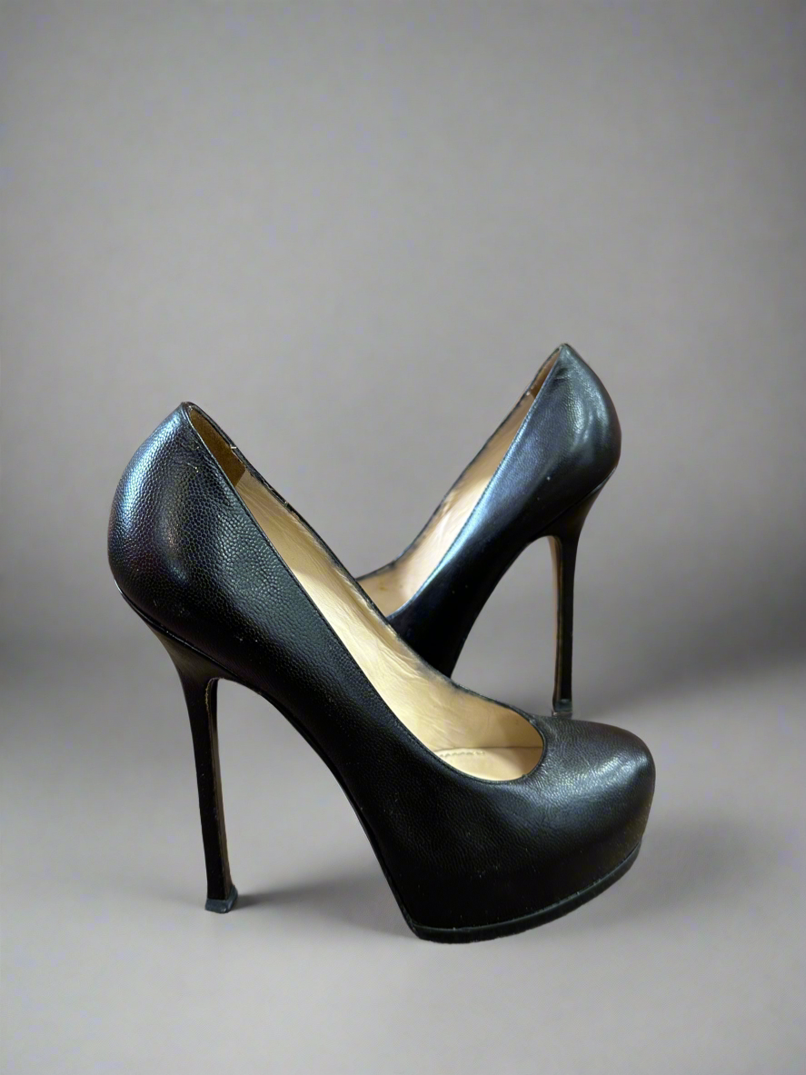Yves Saint Laurent Pump