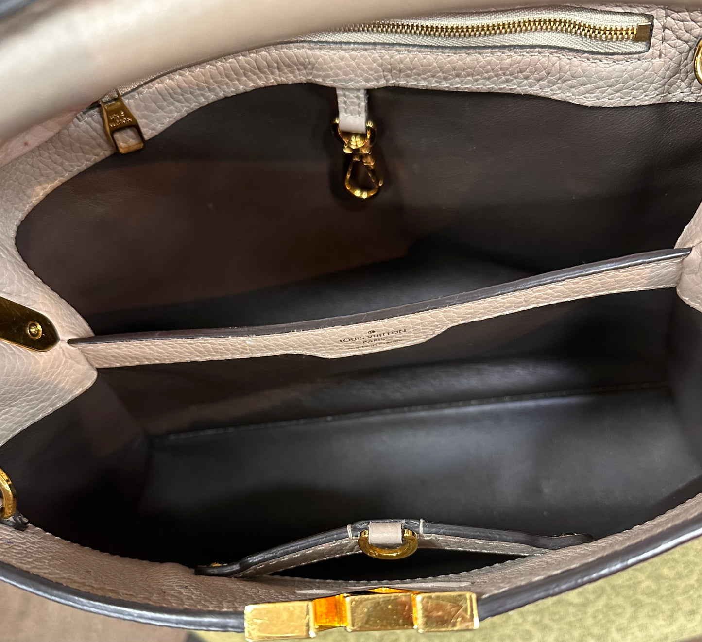 LOUIS VUITTON Taurillon Capucines PM