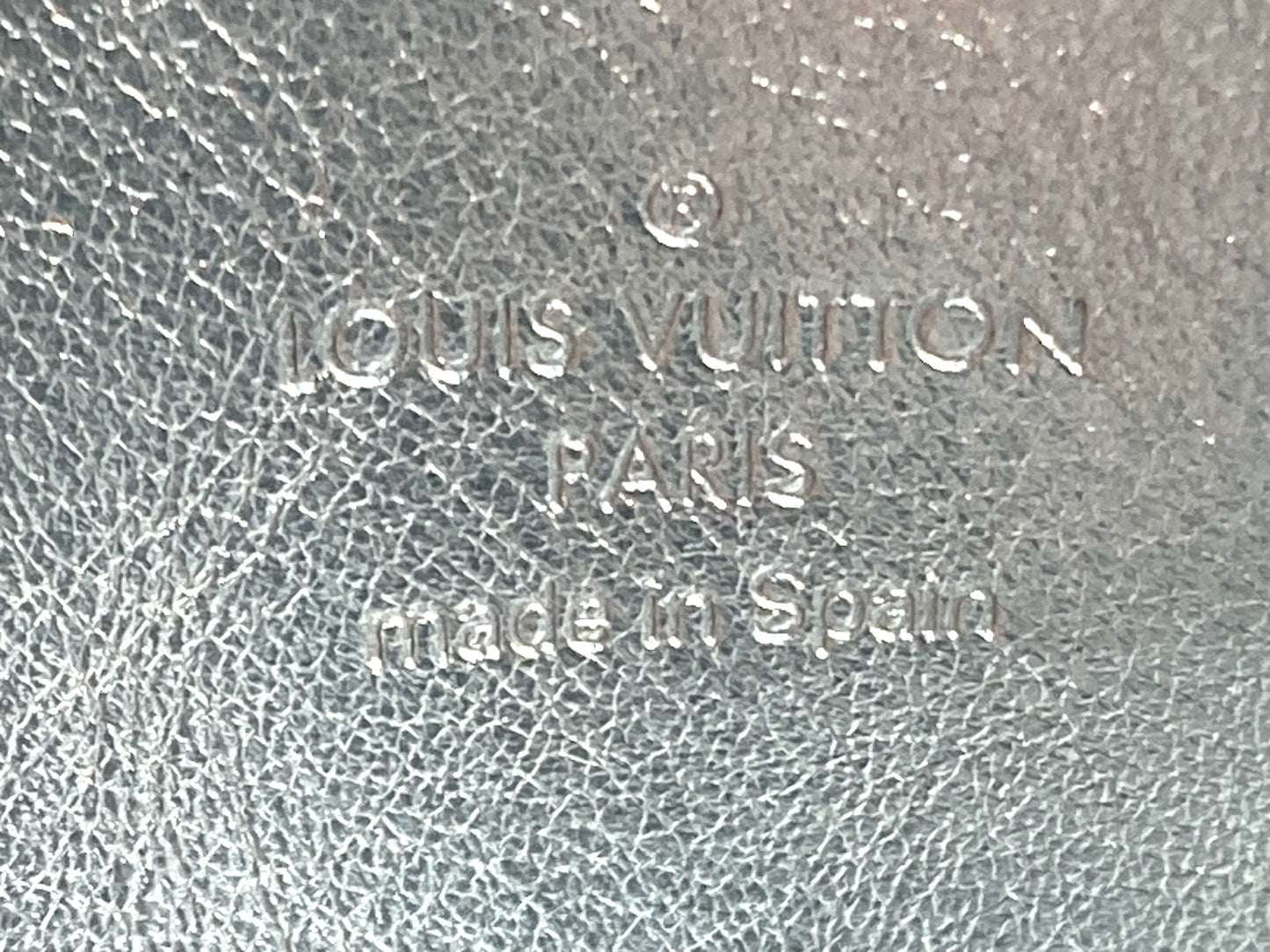 LOUIS VUITTON Vintage 2007 Zippy Wallet Silver