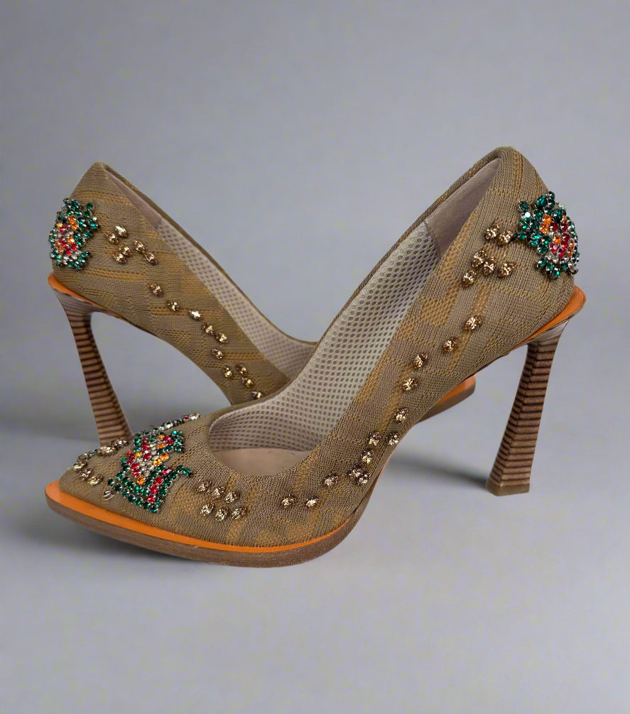 FENDI Rhinestone Pump, Size 38