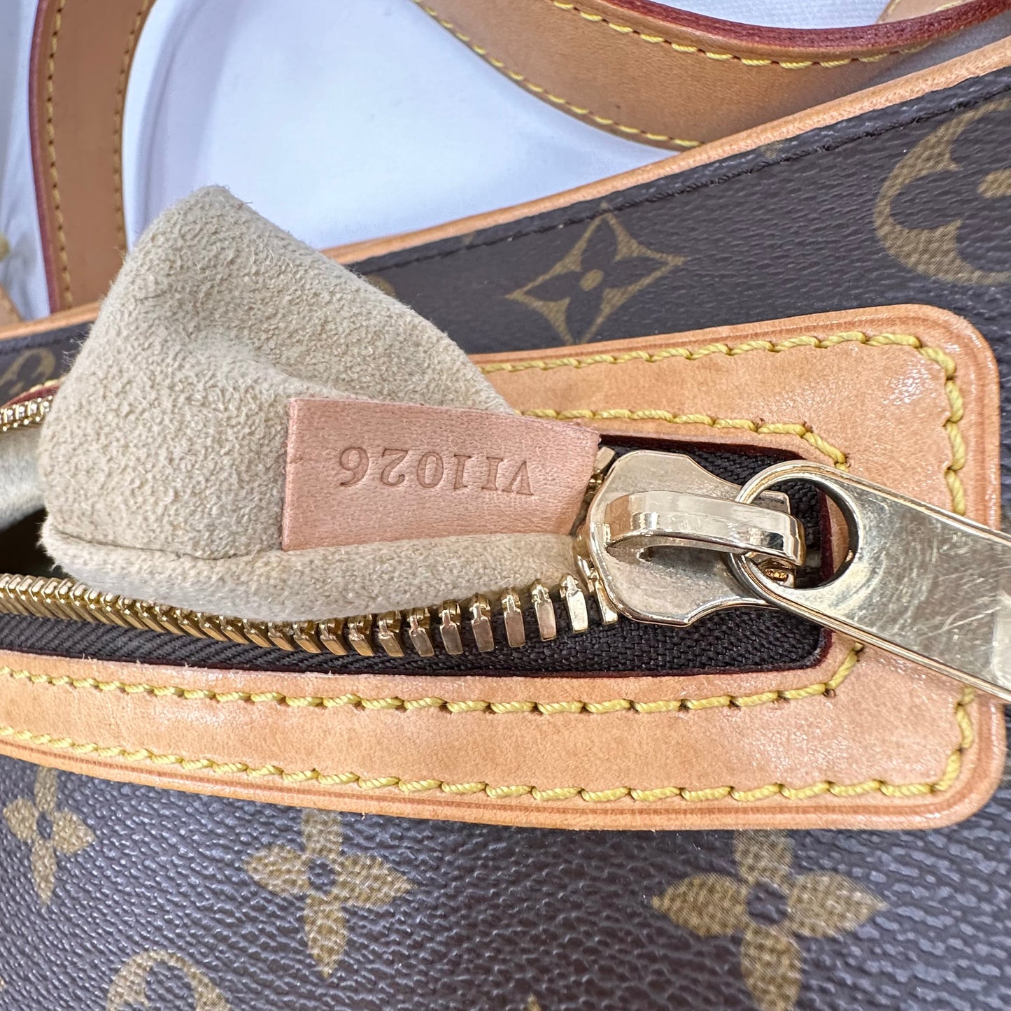 LOUIS VUITTON Monogram Hudson GM