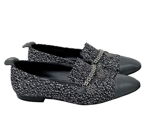 CHANEL Tweed and Leather Flats Gray / Black Size 40
