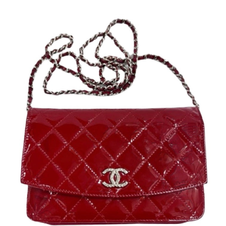 Wallet on chain patent leather crossbody bag Chanel Red in Patent leather -  34905117