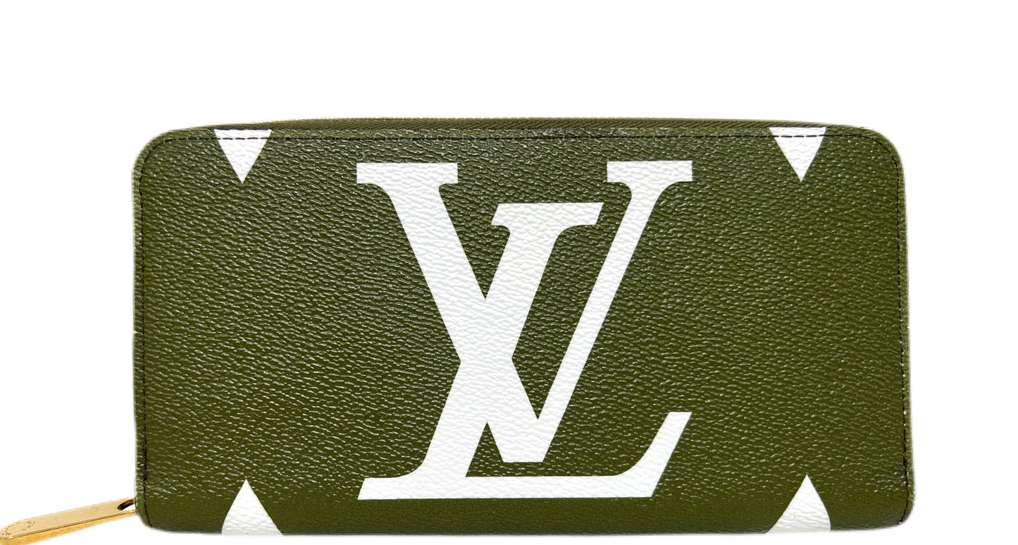 LOUIS VUITTON Leather Limited Edition Giant Zip Around Wallet Green / Beige