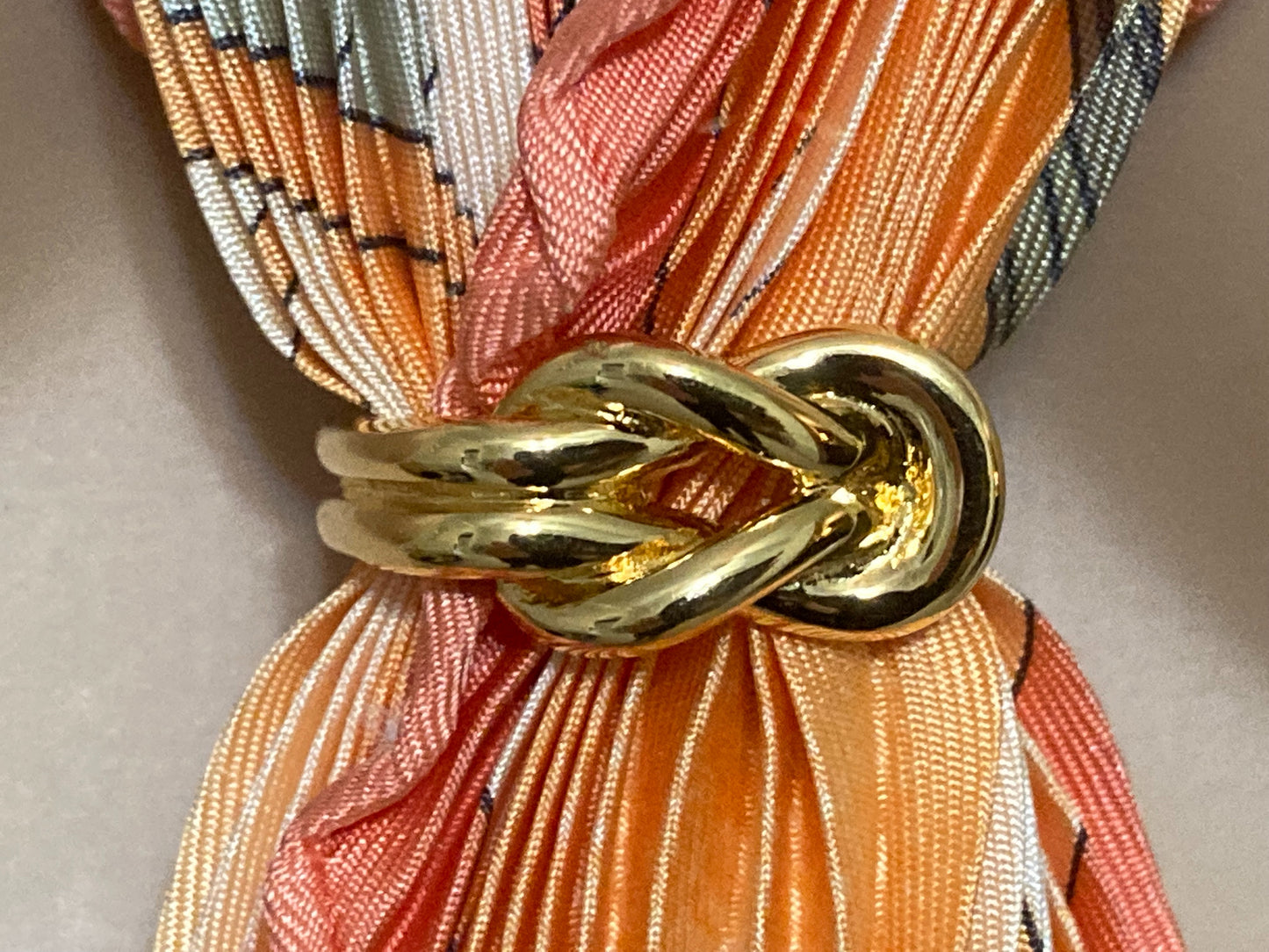 HERMES Rare Scarf Ring Knotted Gold